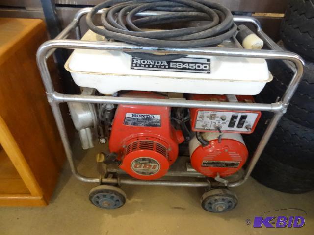 lot 277 image: Honda Generator ES4500, 115 Volt and 230 volt...