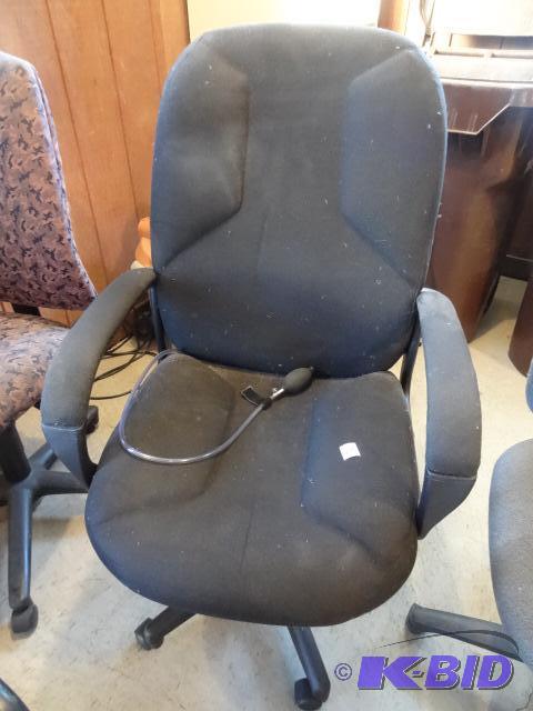 lot 287 image: Office Chair on Wheels...