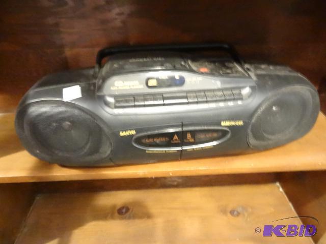 lot 294 image: Sanyo AM FM Cassette, CD, Stereo...