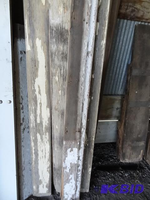 lot 304 image: Vintage Barn Siding, longest piece is 12...