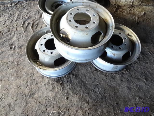 lot 310 image: 3 Chevy 1 ton Dually Rims 16"...