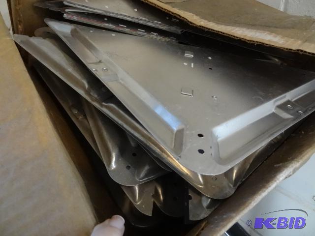 lot 38 image: Box of aluminum placards...