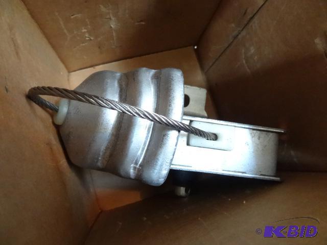 lot 41 image: GM 15749200 Spare tire hoist. New...