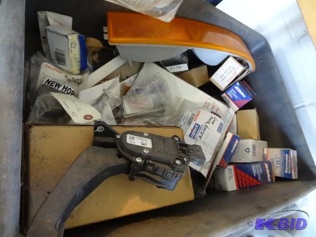 lot 50 image: Bin Full of GM parts. Truck and vans. 5.7, 6....