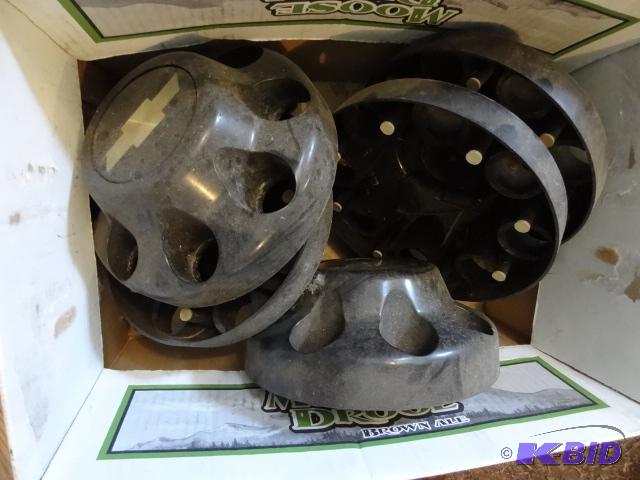lot 63 image: 5 Chevy Truck Hub Caps...