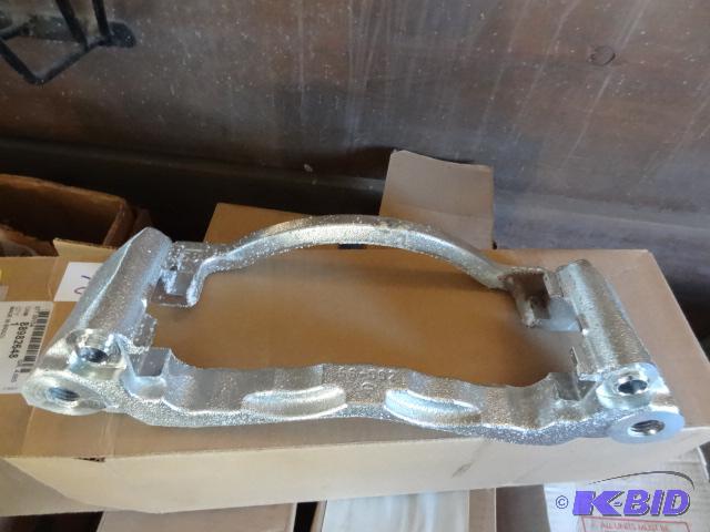 lot 80 image: GM 88982648 Caliper Bracket. New...