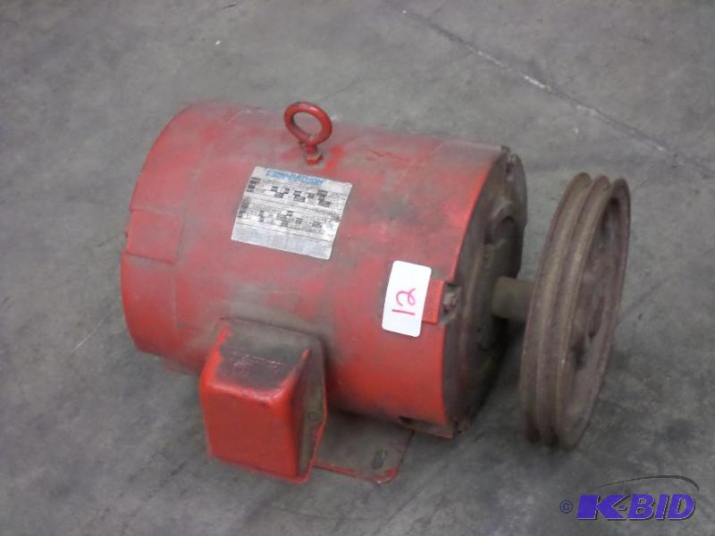 lot 12 image: Marathon 7.5HP 3-Phase 208-230460 Volt Elect...