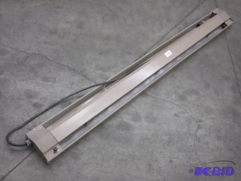 lot 51 image: 6ft Electric Baseboard Heater...