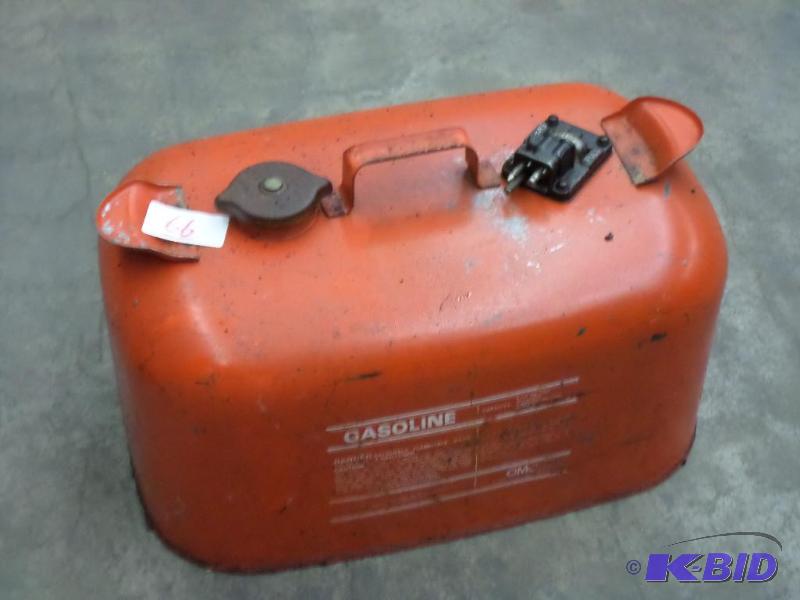 lot 66 image: 5-Gallon Steel Outboard Motor Fuel Tank...