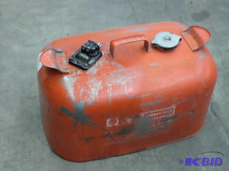 lot 70 image: 5-Gallon Steel Outboard Motor Fuel Tank...