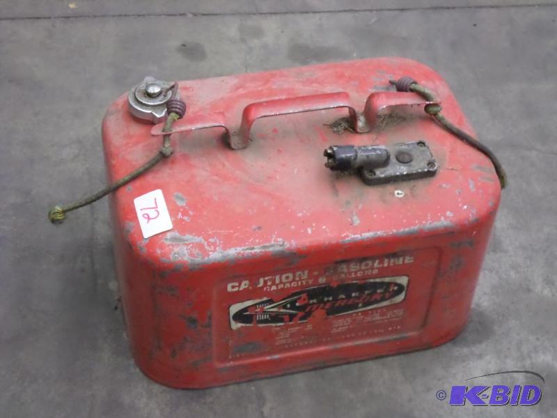 lot 72 image: 5-Gallon Steel Outboard Motor Fuel Tank...