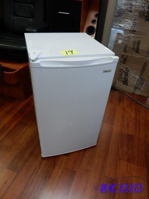 This auction has been halted. Please contact Christenson Auctions with any questions.