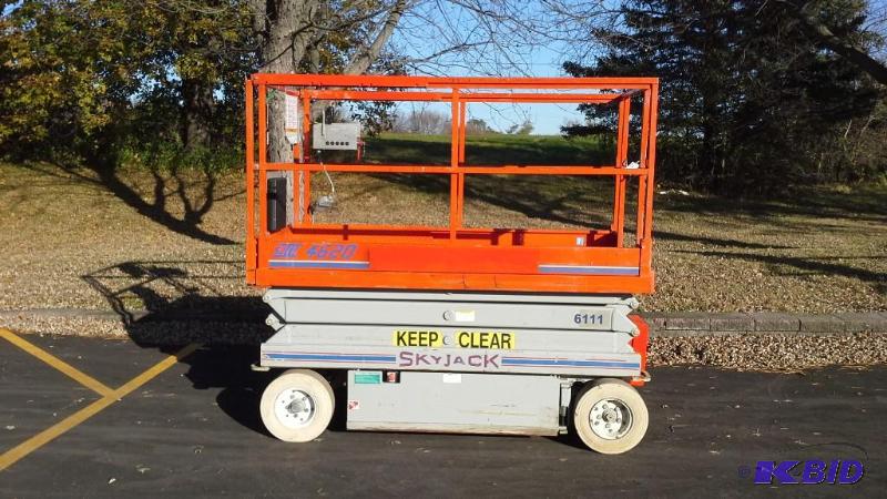 lot LIFT1 image: Skyjack 4620-6111
