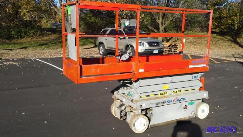 lot LIFT3 image: Skyjack 3219-0183