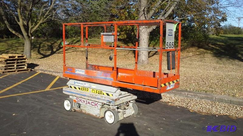 lot LIFT6 image: Skyjack 3015-15100