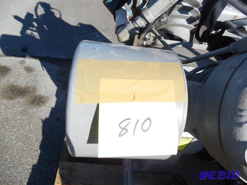 lot 16 image: Air Compressor