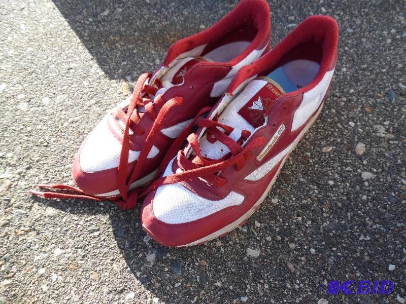 lot 171 image: Shoes