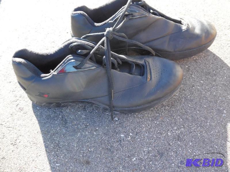 lot 180 image: Shoes