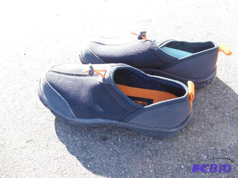 lot 189 image: Shoes
