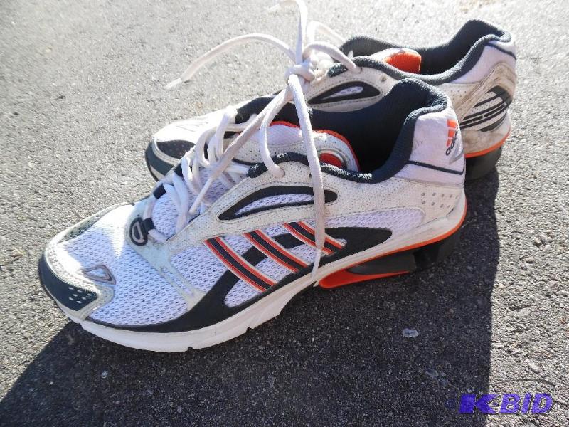 lot 192 image: Shoes