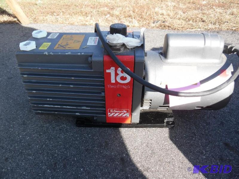 lot 24 image: Vacuum Pump