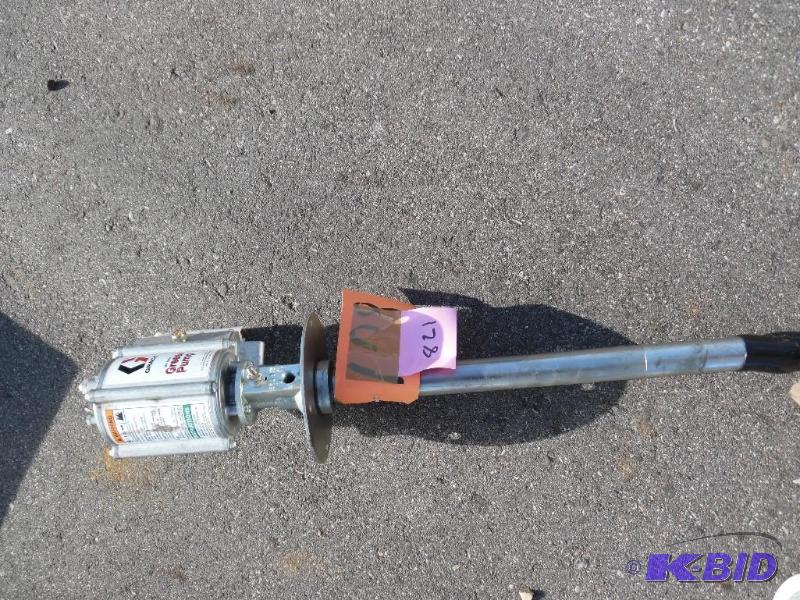 lot 27 image: Grease Pump