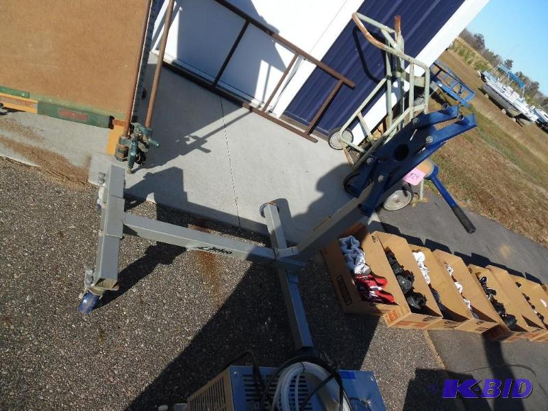 lot 30 image: Engine Stand