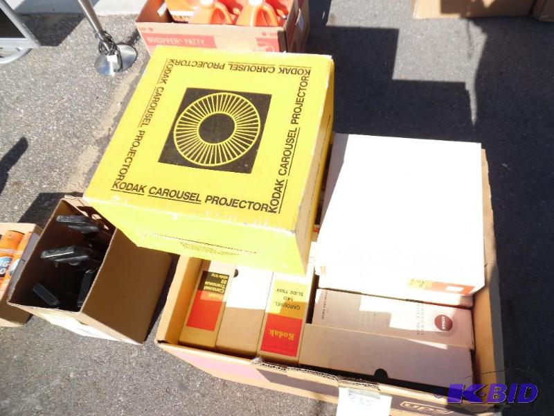 lot 41 image: Slide Projector