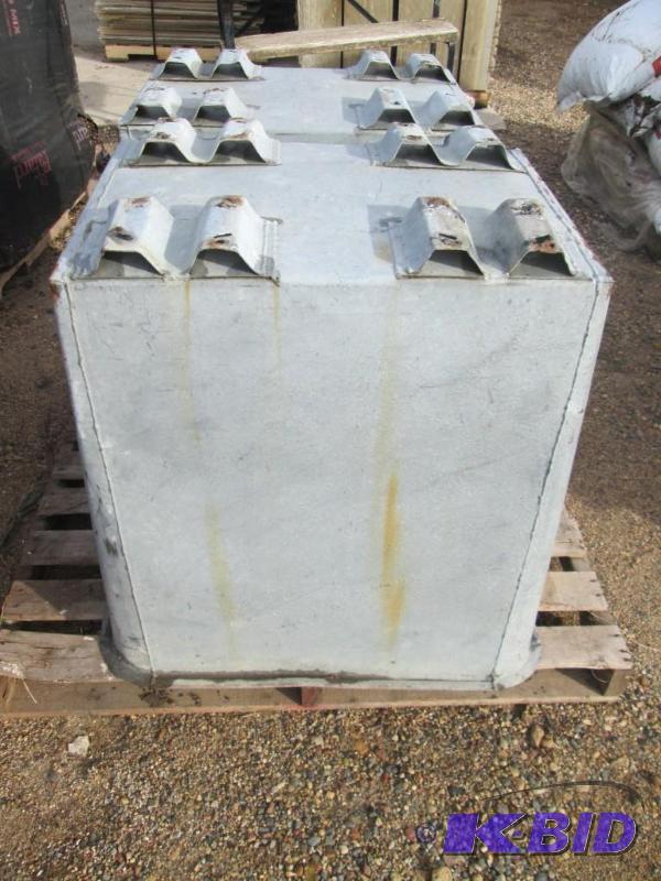 lot 17 image: 2 Bins