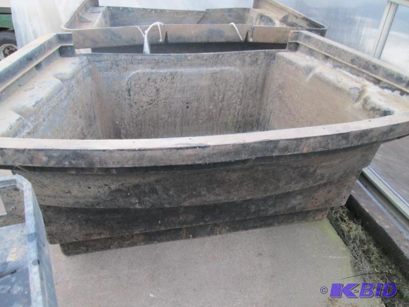 lot 24 image: Soil BinTrough