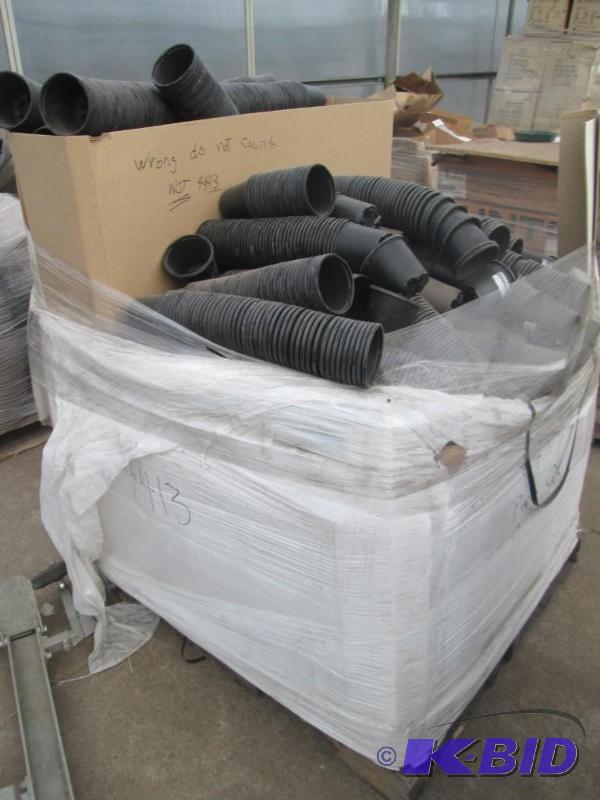 lot 27 image: Pallet of 4.33 Deep Round Pots