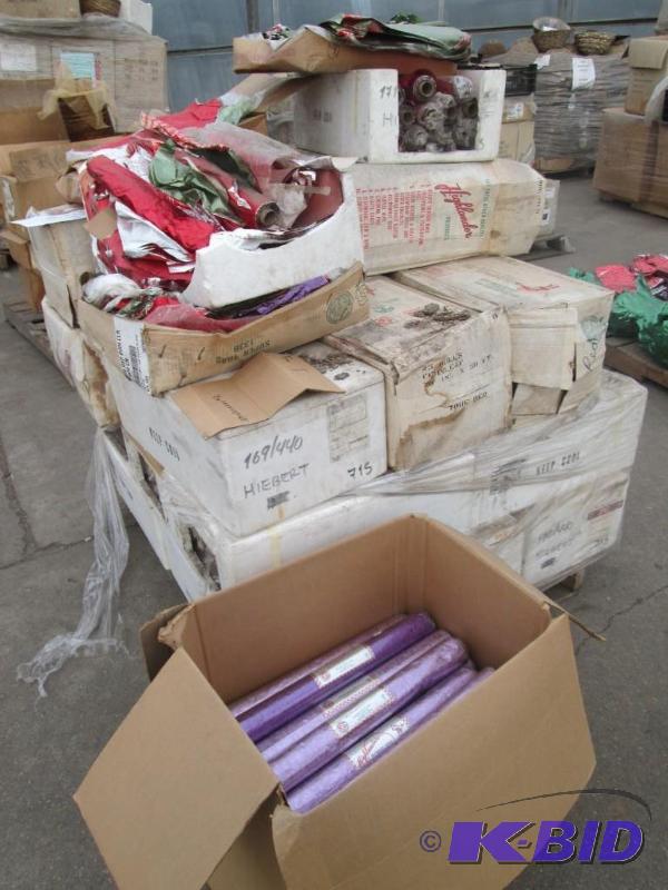 lot 35 image: Foil Sleeves