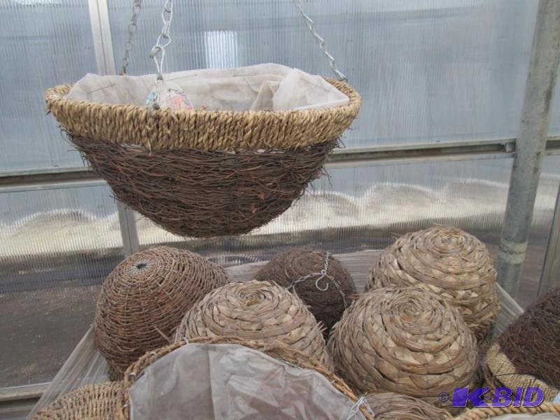lot 43 image: Assorted 14 Woven Hanging Baskets