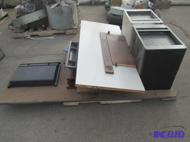 lot 60 image: 2 Desks w Filing Cabinets