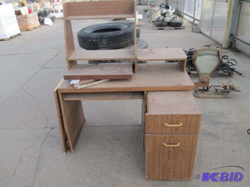 lot 67 image: Wooden Computer Desk