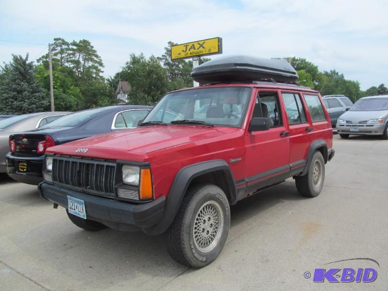 lot 1 image: Jeep