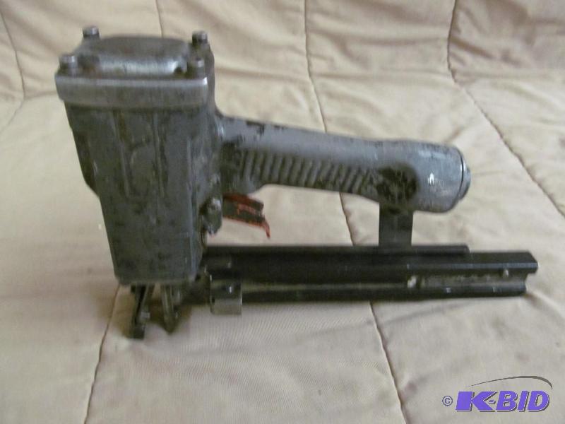 lot 106 image: Tool
