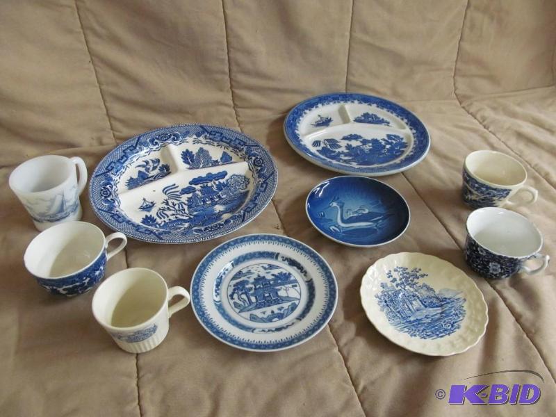 lot 12 image: Decor