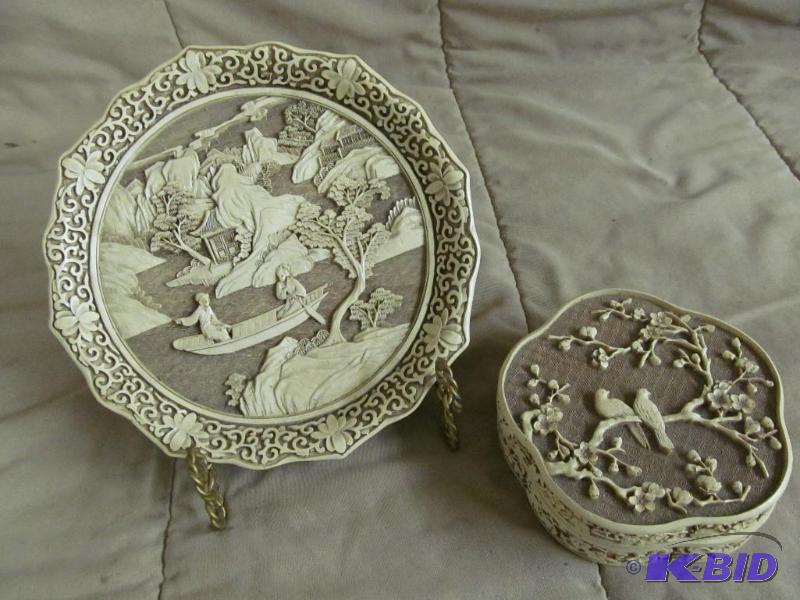 lot 140 image: Decor