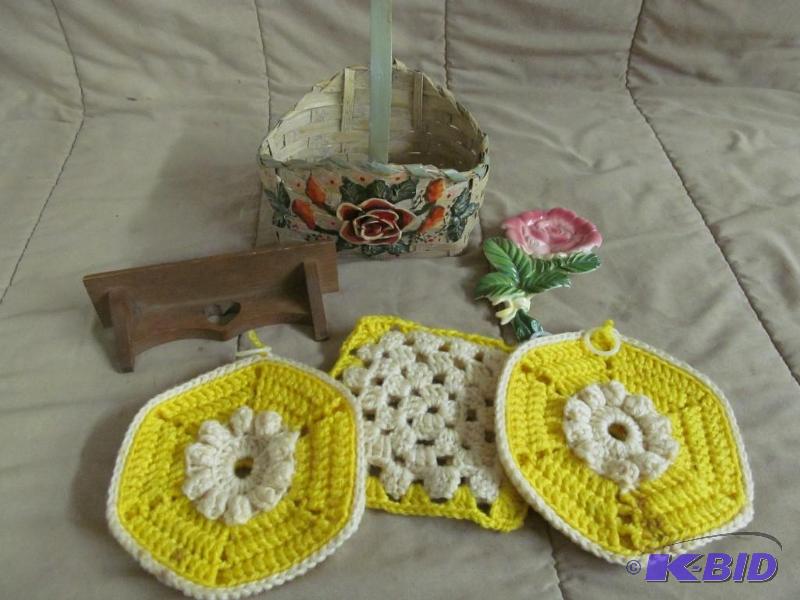 lot 142 image: Basket