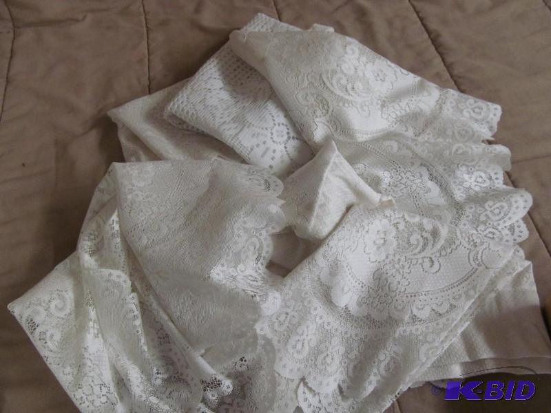 lot 208 image: Curtain