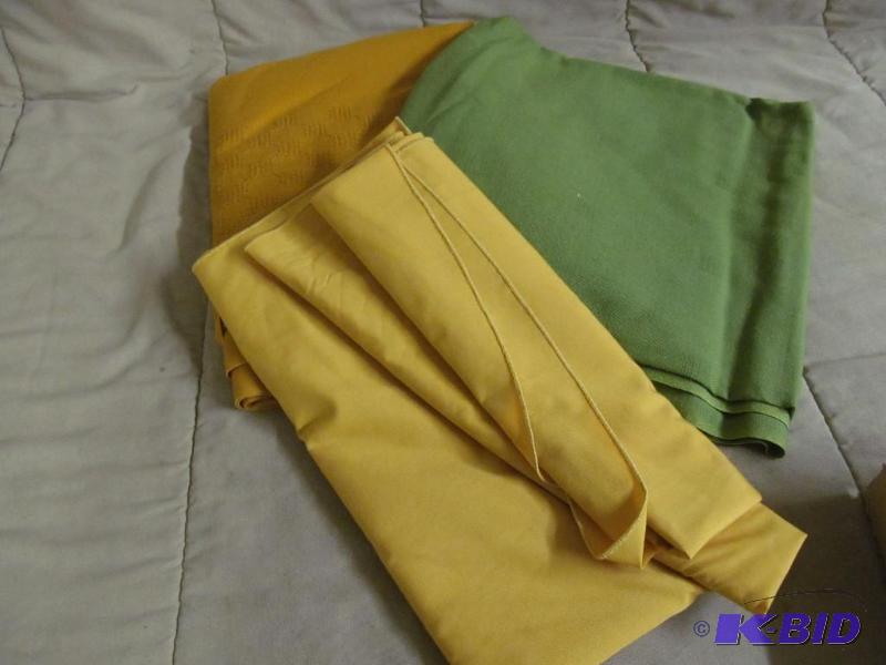 lot 210 image: Table Cloth