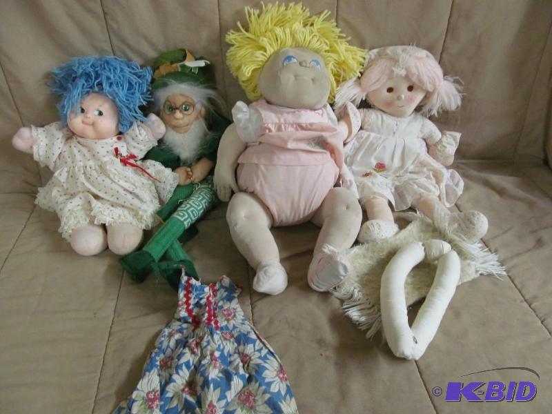 lot 224 image: Doll