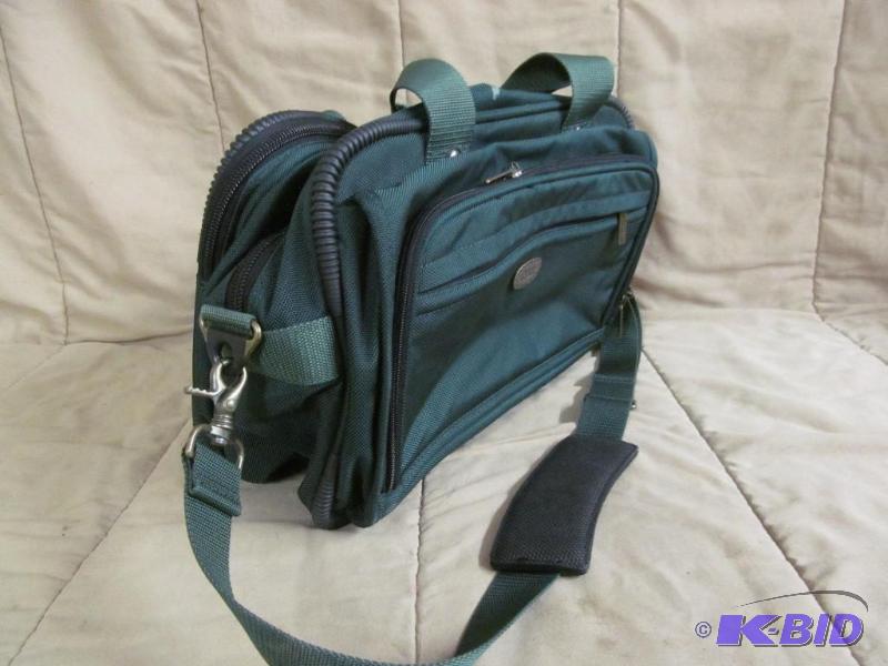 lot 225 image: Luggage