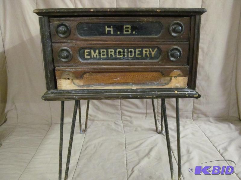 lot 239 image: Vintage
