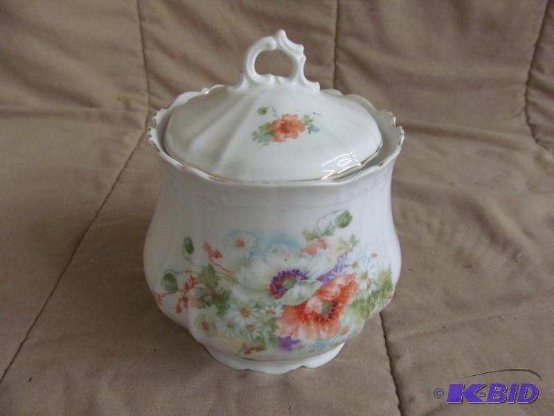 lot 56 image: Container
