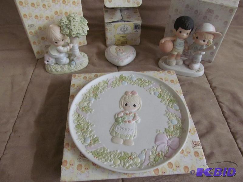lot 60 image: Collectibles