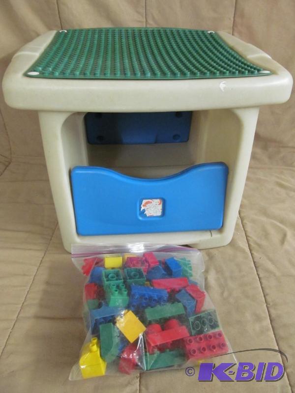 lot 61 image: Toy