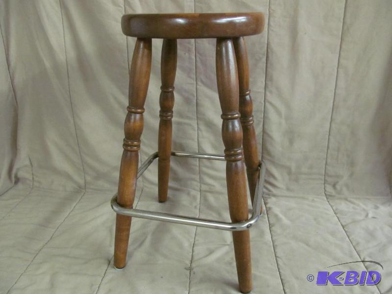lot 77 image: Stool