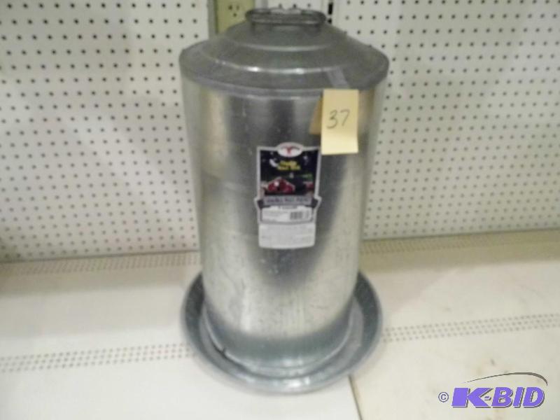 8 Gallon Double Wall Fount